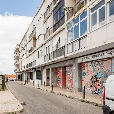 Stroll To Coffee Shops Near A Renovated Hillside Apartment In Graca Lisboa Kültér fotó