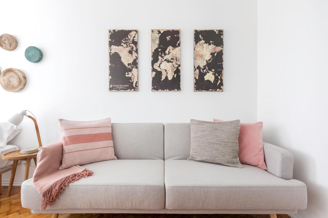 Stroll To Coffee Shops Near A Renovated Hillside Apartment In Graca Lisboa Kültér fotó