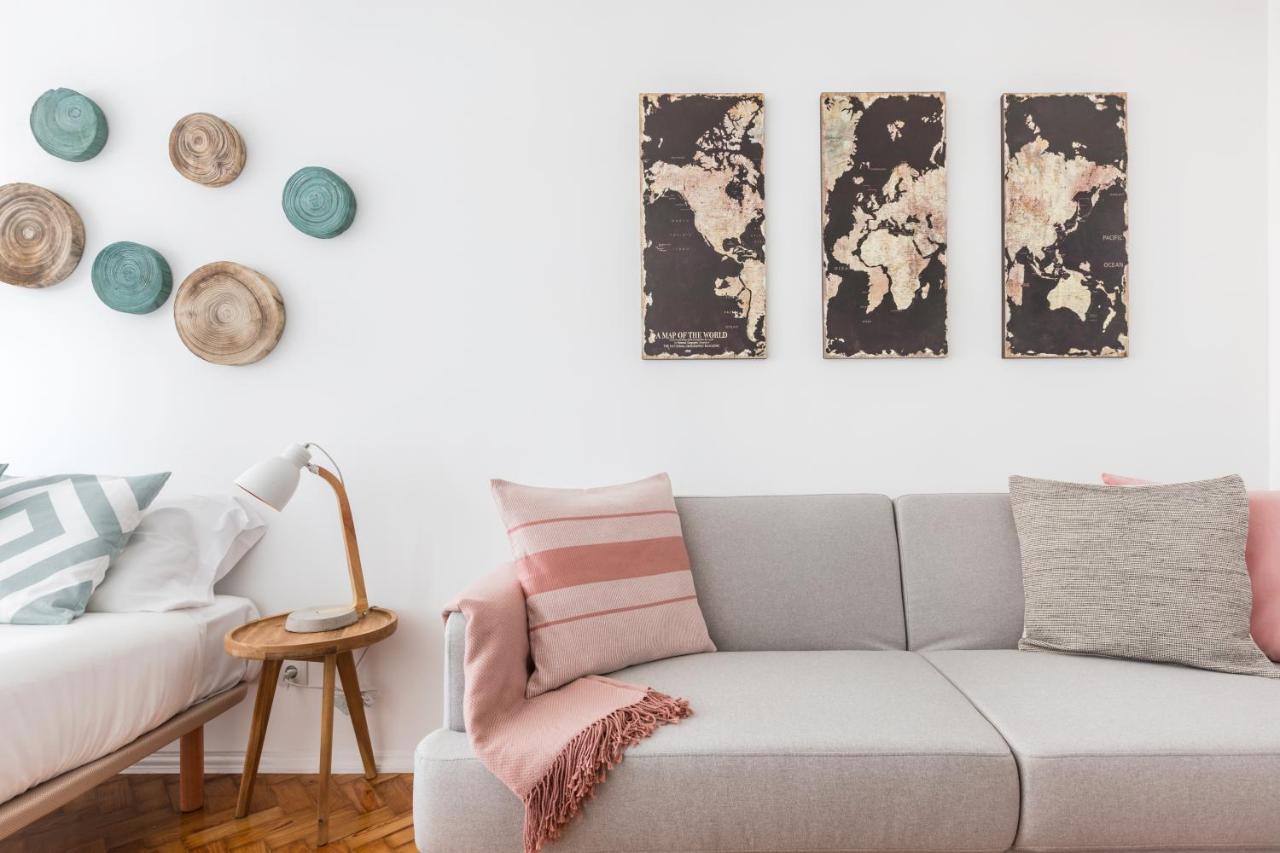 Stroll To Coffee Shops Near A Renovated Hillside Apartment In Graca Lisboa Kültér fotó