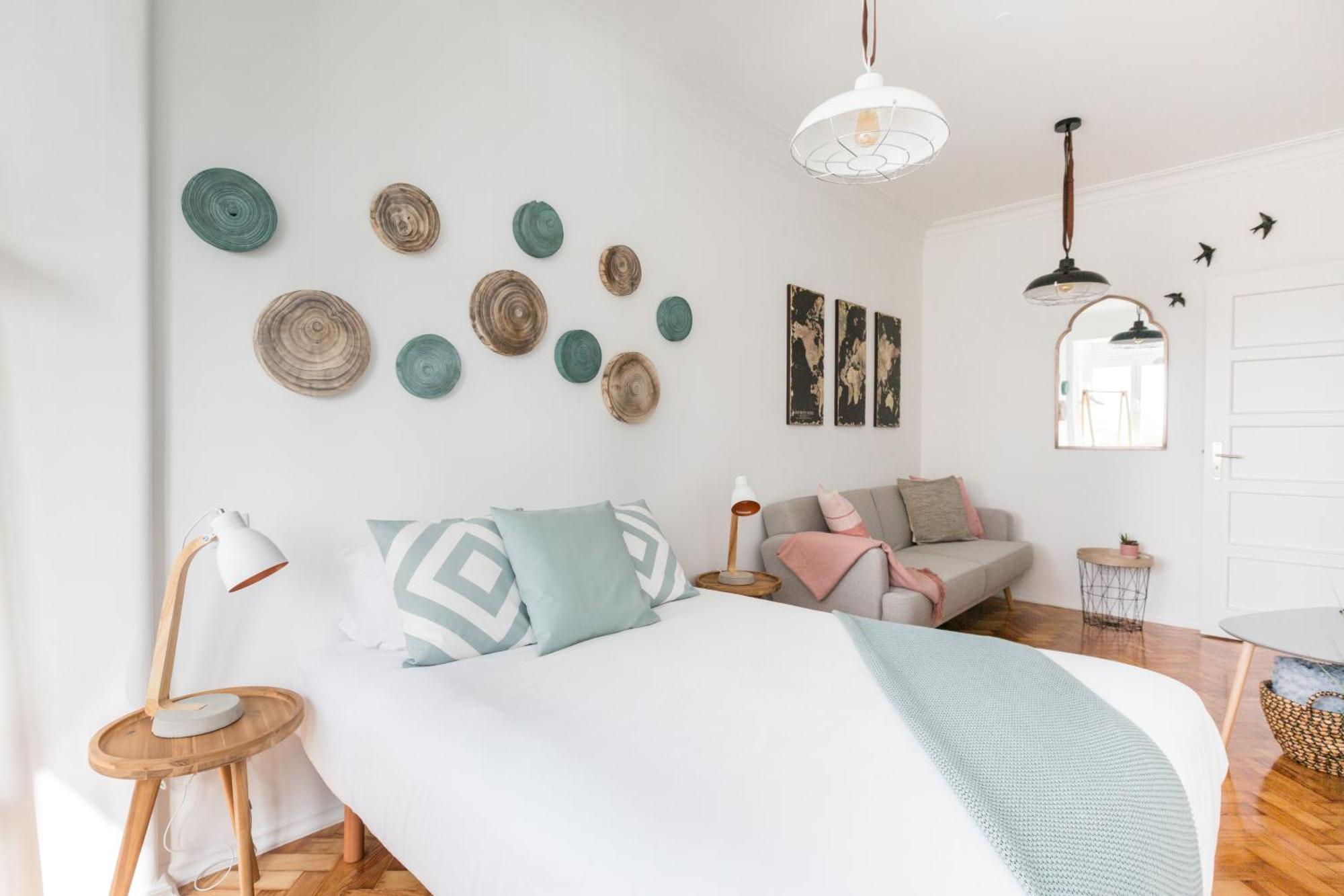 Stroll To Coffee Shops Near A Renovated Hillside Apartment In Graca Lisboa Kültér fotó